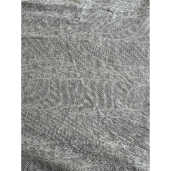 Signature Lightweight Sheer Gray Scarf With Animal Print Pattern - Picture 3 of 8